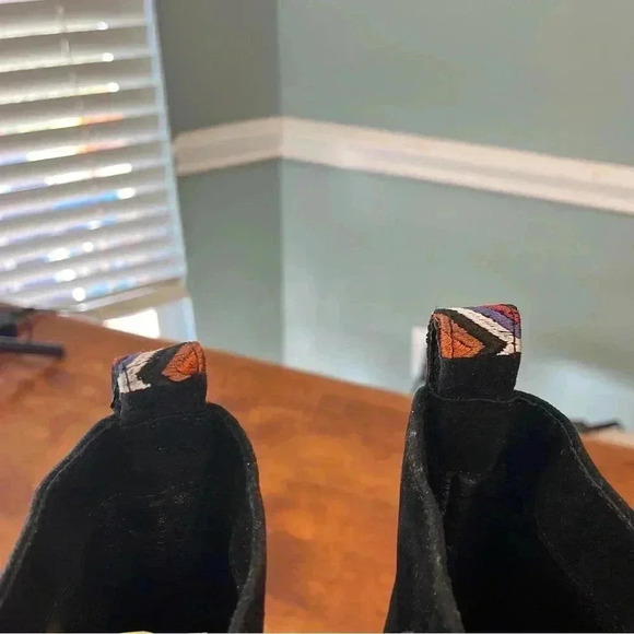 New Farm Rio Anthropologie tall black suede lug sole boots embroidered back sz 7 - Picture 8 of 13